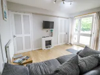 Yr Wyddfa Hotels in Llanddeiniolen
