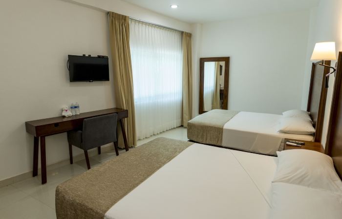 La Loma Suites