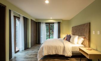 Gated Community Home, Parking, Pool, Tennis Court