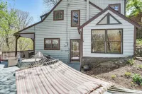 Charming Cottage: Steps to Lake Wandawega! - 2-Star