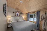 Camp David 1 Bedroom Home by NW Comfy Cabins