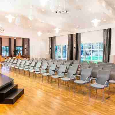 Nova Park Conference Others