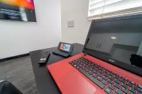 23 North Road Studios Near QE and Uob