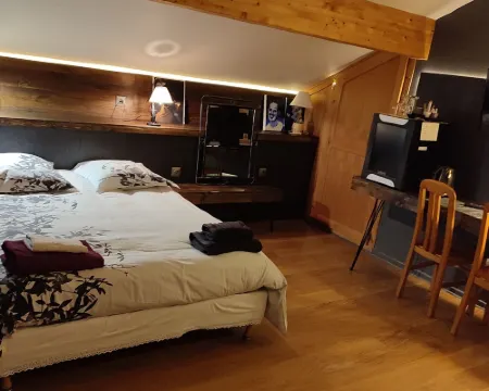 Logis Auberge de la Poirie Hôtels à : Tendon