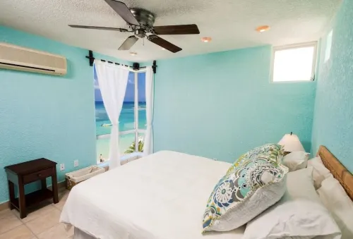 $3,000,000 Luxury Beach Front (4) Bedrooms Condo famous West Bay Beach Sleeps 8