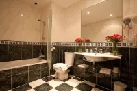 Hostellerie les Hauts de Sainte Maure Hotel a Crouzilles