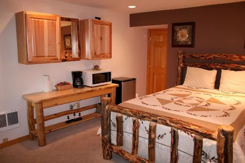 Fawn Valley Inn: 253 1 Bedroom Apts