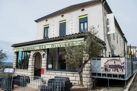 Logis Hôtel la Bastide des Oliviers Отели в г. Монтейраль