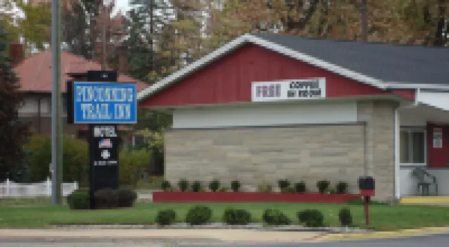 Pinconning Trail Inn Motel