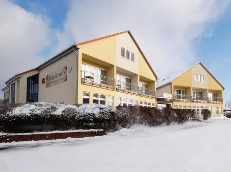 Hotel am Heidepark Отели в г. Диппольдисвальде