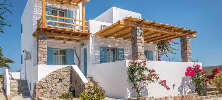 Faros Apartments Hotels in Milos