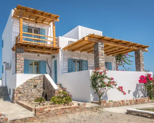 Faros Apartments Hotels in Milos
