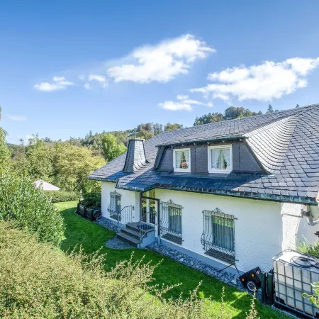 Modern Apartment in Schwalefeld with Garden