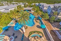 Beach House Right Off 30 A w/ Golf Cart! - Parkering