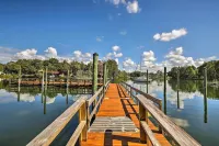 7 Mi to Gulf: Home w/ Dock Access in Crystal River - Kæledyr tilladt