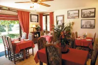 Longo Mai Hotels in Port-Saint-Louis-du-Rhone