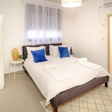 DOV Garden Apartment with Private Pool