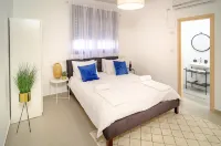 DOV Garden Apartment with Private Pool