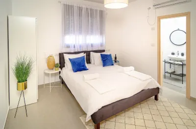 DOV Garden Apartment with Private Pool Hotels in 
