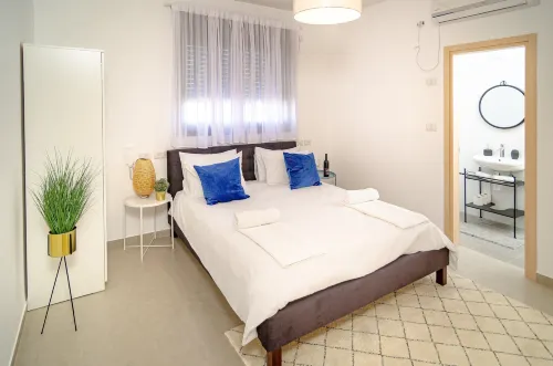 DOV Garden Apartment with Private Pool