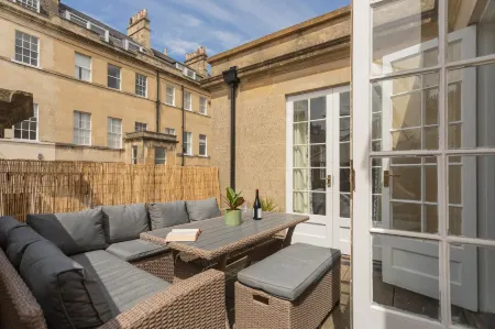 Crescent Mews Отели рядом со станцией Бат-Спа железнодорожная станция