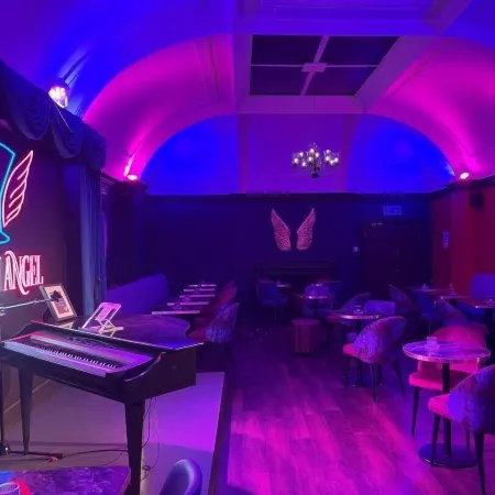 The Angel Posting House & Livery Отели рядом с достопримечательностью «Университет Суррей»