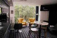Best Western Plus Apollo International Hotel - bar