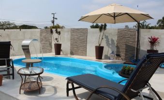 Pousada Captain Morgan Pontal do Sul com Piscina