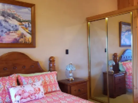 Mapleton Peaceful Provence Bnb Hotels in Mapleton