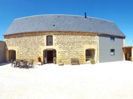 Le Petit Paradis 24 Отели в г. Сен-Сирк-Мадлон