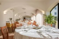 SDivine Fatima Hotel, Congress & Spirituality - Afhentnings-/afleveringstjenester