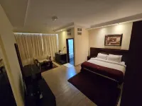 Trianon Royal Hotel - 3つ星