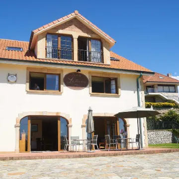Dormir En Cantabria | Posada La Morena | Dormir En Cantabria Hoteles cerca de Camping Bungalows Costa San Juan