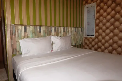 Louise Hotel Hotels in Sena