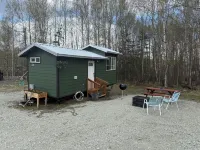 Tiny House with Bear Mountain Views.... Only 25 Minutes outside of Anchorage
