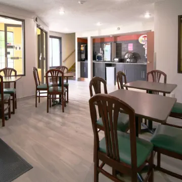 Super 8 by Wyndham Red Wing