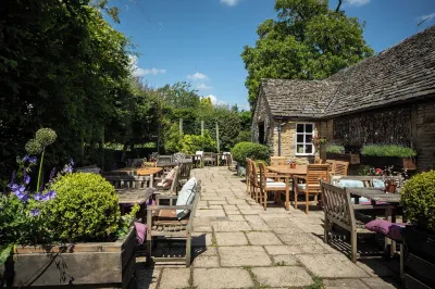 The White Horse Inn Hotels in Great Tew