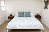 Designer Remodel 3 bed/2 bath Beach House Near LAX