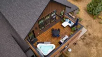 Hat Rock Loop by AvantStay Secluded Powell Butte Escape w Hot Tub Views