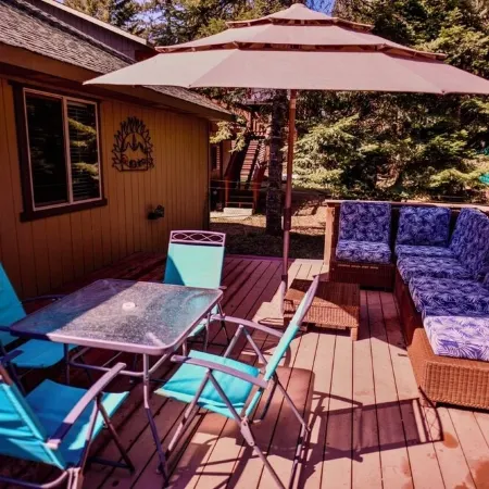 Charming 3-bedroom house with fenced yard