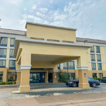 OYO Townhouse Jackson - Ridgeland