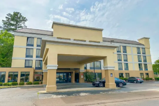 OYO Townhouse Jackson - Ridgeland のホテル