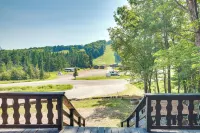 'Buckhorn' - Slopeside Iron River Cabin w/ Sauna - Homestays