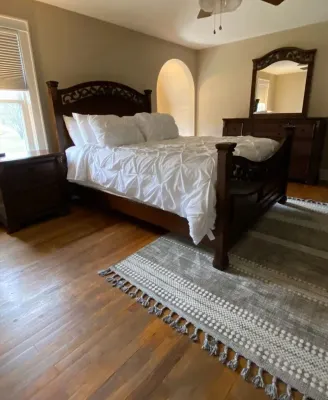 Inviting 3-bedroom house in Bloomsburg with WiFi