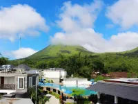 Grand Master Villa Tomohon Hotels in South Tondano