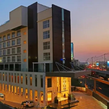 Bhagini Icon Premier Hotel Отели рядом с достопримечательностью «Технопарк «Престиж»»