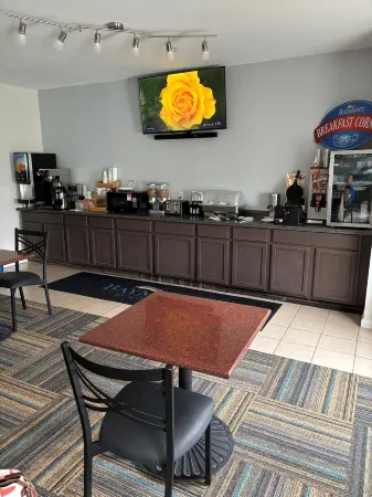 Baymont by Wyndham Kingdom City Отели в г. Фултон