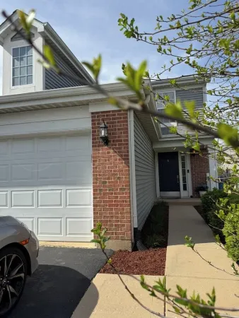 Modern 3-Bedroom Townhome with Full Amenities – Your Home Away from Home!