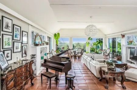 Spacious 7-bedroom house Stonington with amazing views.