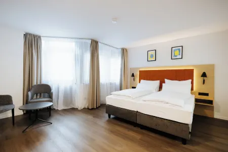 Hotel zwölf87 Отели рядом с достопримечательностью «Skatepark Abt-Hyller-Straße 71, 88250 Weingarten»